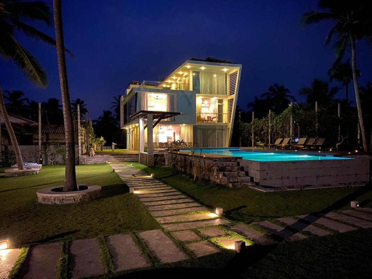 Hotel The Lighthouse Negombo Exterior foto