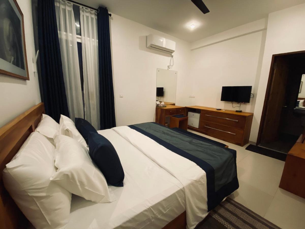 Hotel The Lighthouse Negombo Exterior foto